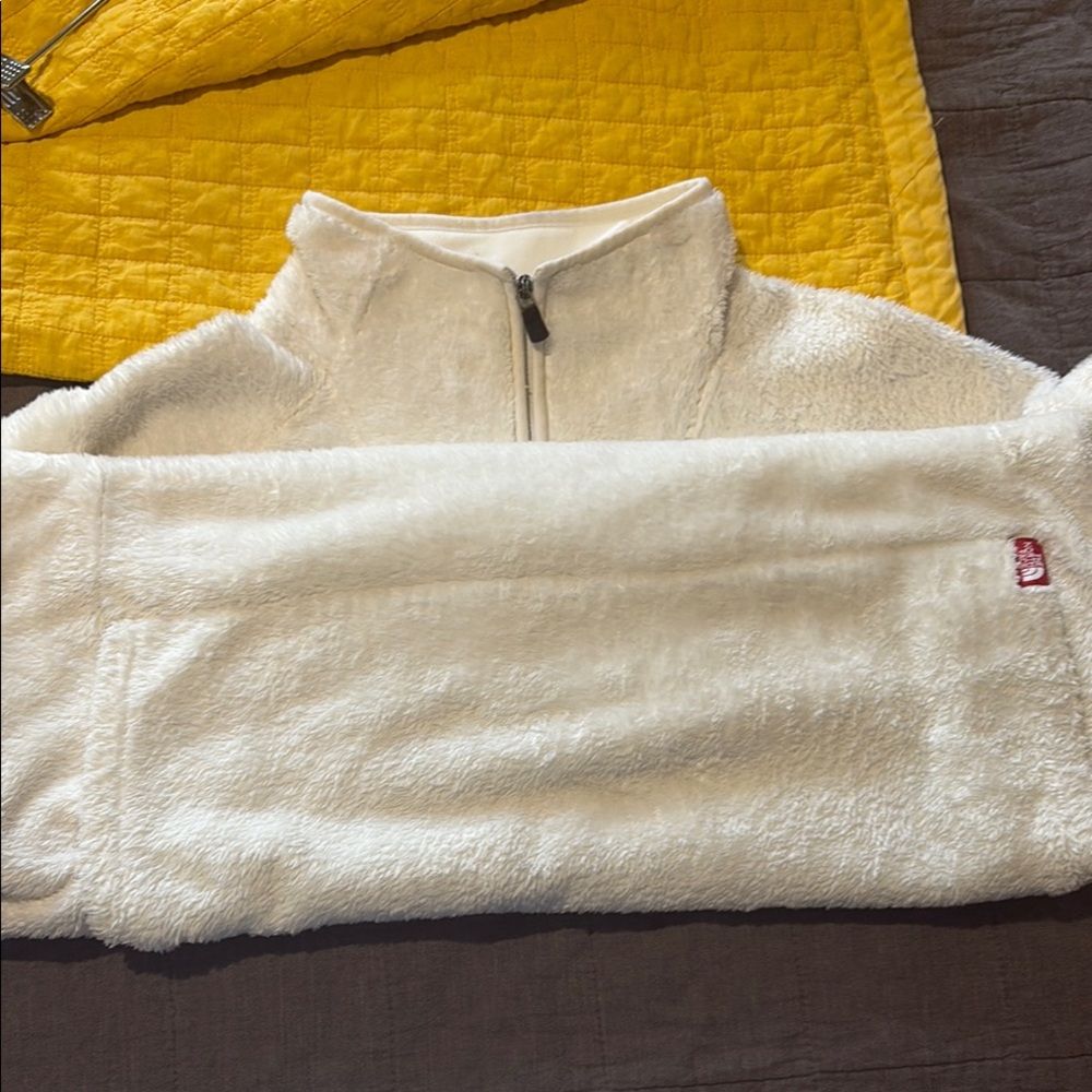 THE NORTH FACE Cozy White Fleece Pullover